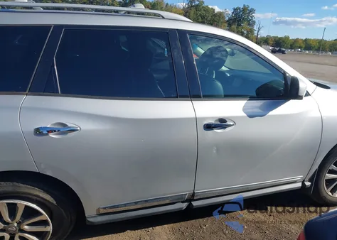 2016 Nissan Pathfinder Sl из США, поврежденный, VIN 5N1AR2MM7GC666893